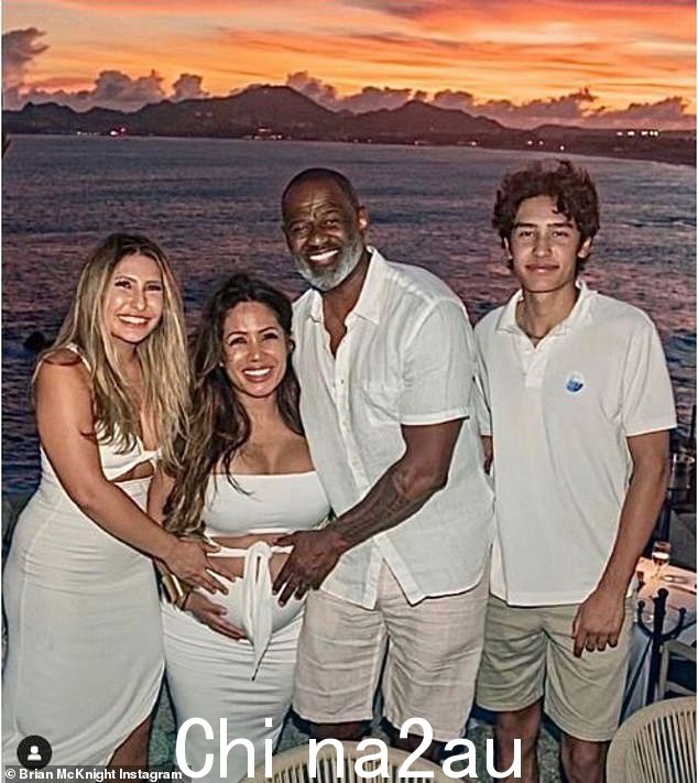 家庭至上:这对夫妇已经有了两个孩子:儿子杰克和女儿朱莉娅