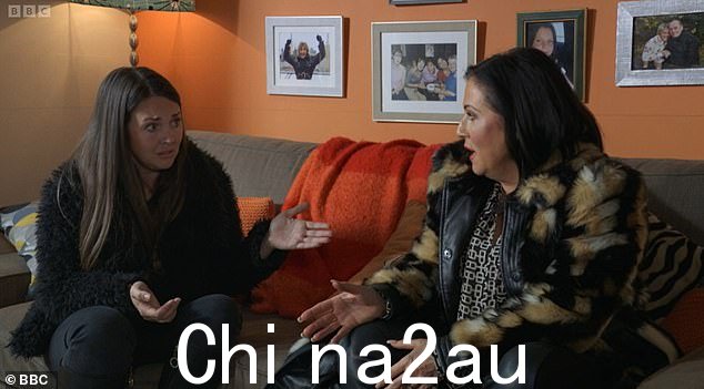 育儿问题:Kat 然后质问 Stacey 和 Martin,因为他们向 Lily 施加压力要求她终止妊娠,因为他对 12 岁的 Ricky 施压,他是父亲