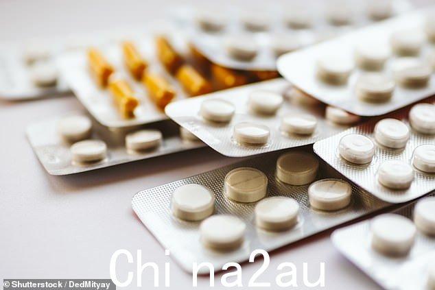 扑热息痛对部分患者有效,但并非对所有患者都有效。添加可待因可能会有帮助(co-codamol 是可待因和扑热息痛的混合物),但副作用常常使它无法接受,就像您的母亲一样发现:嗜睡、便秘、恶心和头痛很常见