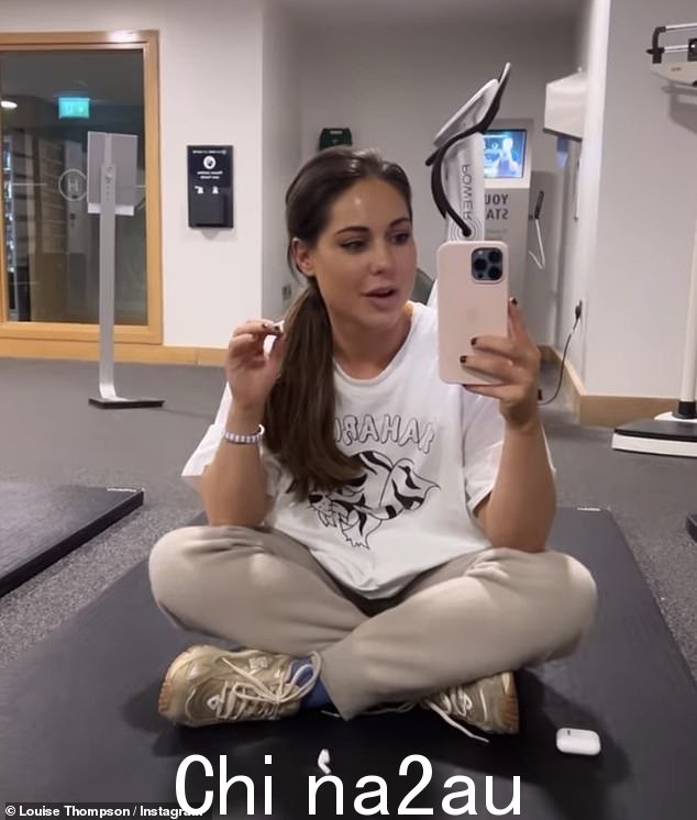 艰难:Louise Thompson 透露她感觉自己在第一次分娩后'死了又回到别人的身体里'