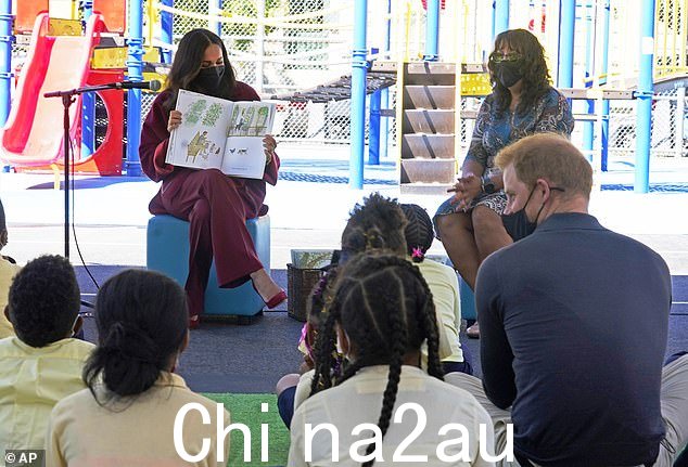 但是当哈利发布他爆炸性的回忆录备用时,梅根明显缺席
