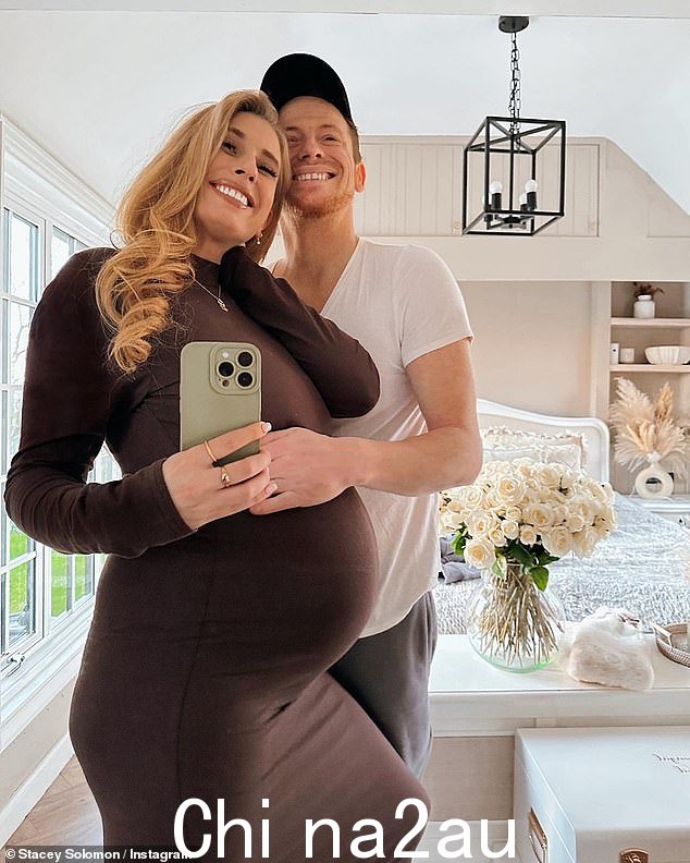 辩论:Stacey Solomon 在星期二早上的电台节目中透露她更换床上用品的频率引起了轰动