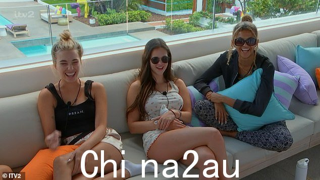 Confession:Tanya 在露台上对女孩们说:'昨晚我和 Sha q 基本上有一个......让我们称之为足球热身