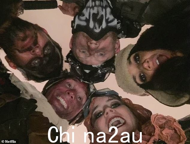 Jack,上了Eton,是P的朋友哈里王子,当她和哈利开始约会时,她是第一批见到梅根·马克尔的人。 2016 年 10 月,尤金妮、杰克和哈里拜访了梅根,并在她与哈里的关系公开之前参加了在多伦多 Soho House 举办的一场以世界末日为主题的派对