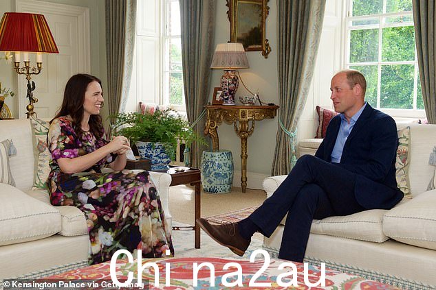 英国首相和威廉王子在夏天访问肯辛顿宫时会面,这是她自 covid-19 大流行以来首次访问英国