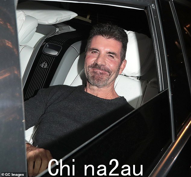 Boss:Simon 与他的评委 Amanda Holden、Alesha Dixon 和新来的 Bruno Tonioli 一起参加了第一天的拍摄