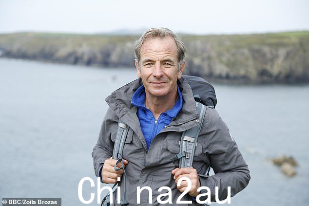 罗布森·格林的周末逍遥游 (BBC2) 的所有 15 集都在 iPlayer 上播放,演员和朋友一起在东北漫步