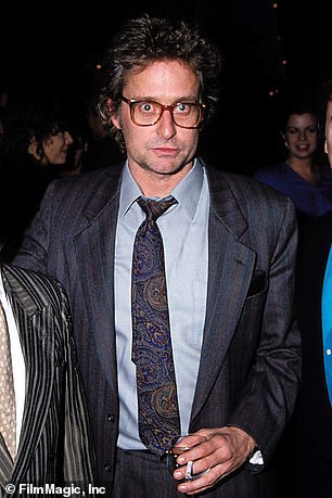 家庭:Cameron 的父亲 Michael Douglas,摄于 1988 年