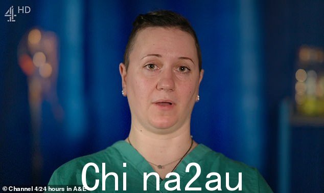 Charlie 解释说造口膨胀得越厉害,就越难放回 Callum 的体内