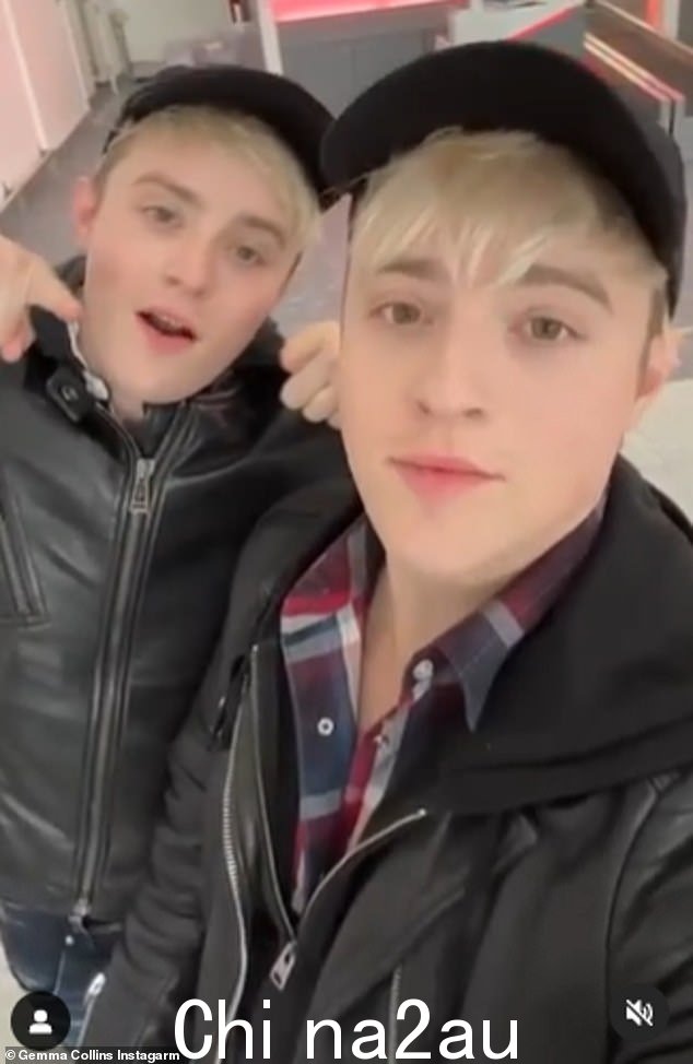 项目:Gemma Collins 周三暗示与 Jedward 的新拍摄项目,此前她分享了一张摄制组在她家拍摄的照片,因为兄弟俩抵达英国