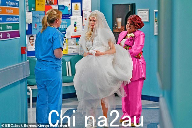 悲剧:Lola Pearce 宣布她与 Jay Brown 的婚礼在周三 EastEnders 发生疯狂的医院冲刺后宣布取消,让粉丝们感到震惊