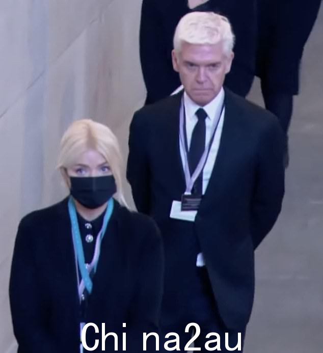 Queue-gate:霍莉和菲利普上周被指控在伦敦威斯敏斯特大厅插队,而数以万计的哀悼者一次耐心地等待了 12 个小时,以向女王陛下表达敬意- 但辩称他们的访问“完全是为了报告”