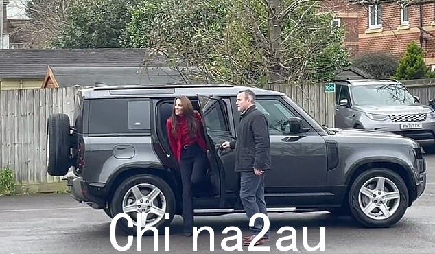 这对皇室夫妇今天将了解更多关于食物银行的信息,并帮助志愿者对捐赠进行打包分类