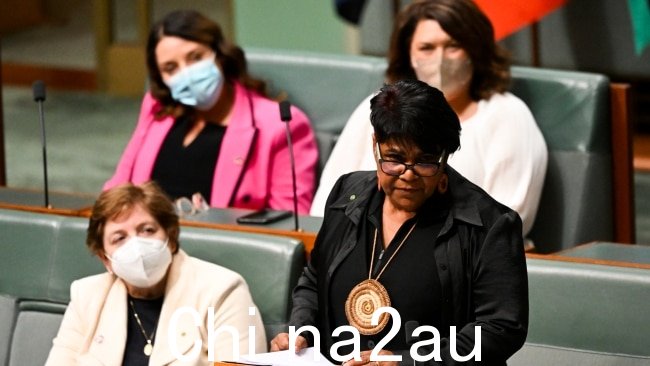 Lingiari Marion Scry 的工党议员mgour 称针对土著妇女的暴力行为是“民族耻辱”。图片：AAP Image/Lukas Coch