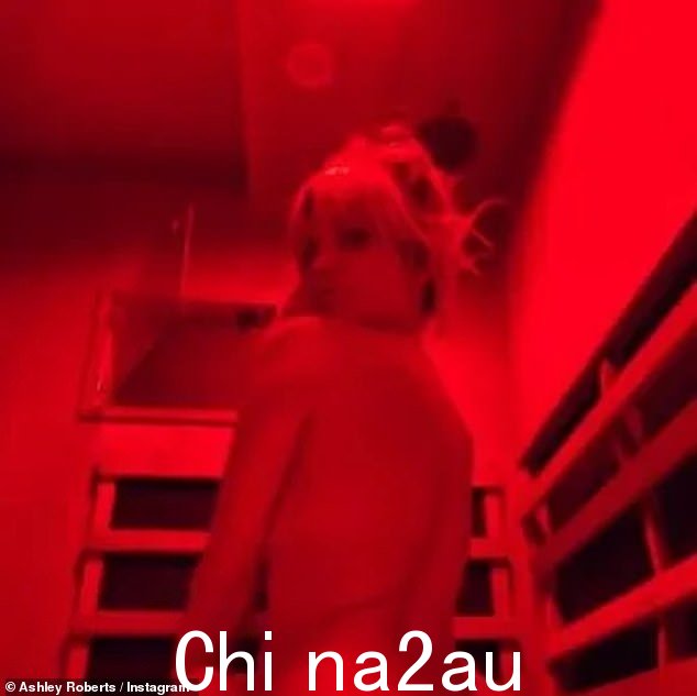裸体:41 岁的前 Pussycat Doll 在前往伦敦后于周三下午在 Instagram 上Belgravia 的冷冻健康中心
