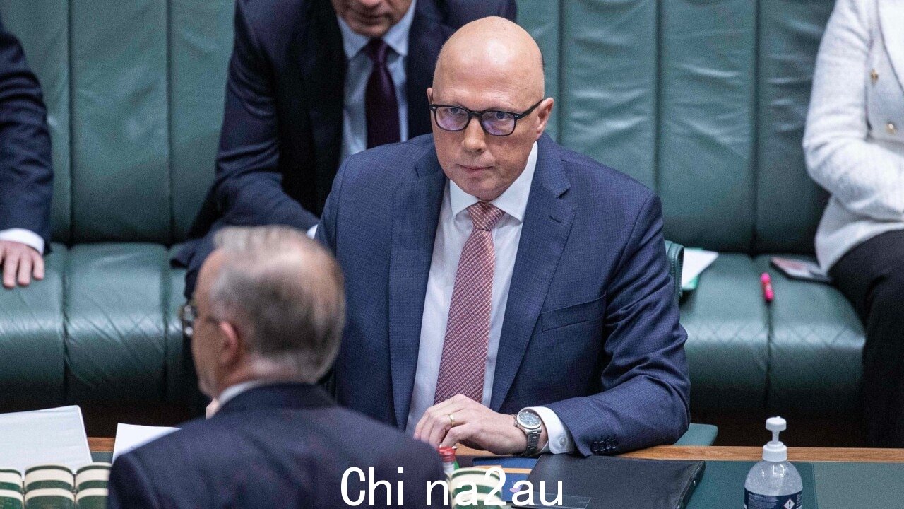 达顿接受总理的邀请会见讨论“声音”细节的小组” /><p>Peter Dutton 表示,他准备与公投工作组会面,听取更多关于“声音”的细节给议会。</p><p>Sky New Australia 的政治编辑安德鲁·克伦内尔 (Andrew Clennell) 于周四下午在总理安东尼·艾博年 (Anthony Albanese) 发出邀请并表示“非常欢迎”他出席之后透露了达顿先生的立场。</p><p>“彼得·达顿 (Peter Dutton) 今天早上告诉我,他准备接受总理 Anthony Albanese 提出……与工作组会面,讨论声音的细节,”Clennell 说。</p><p>“达顿先生说他很高兴见到工作组,因为总理还没有回答了他在 1 月 7 日发出并发布的一封信中向他提出的关于声音的 15 个问题。”</p><p>新闻从未如此重要。使用 Flash 流式传输 20 多个全球和本地新闻源。闪存新手?免费试用 1 个月</p><img class=