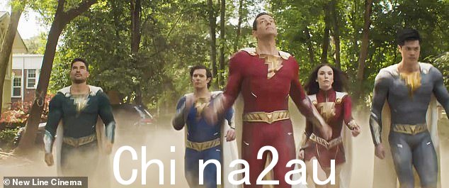 成人英雄:‘过去几年发生了很多变化。一个巫师给了我超能力,然后每个人都获得了超能力,’Shazam 说,正如我们看到他的成人英雄形式的朋友,由 Adam Brody、Meagan Good、Ross Butler 和 D.J. Cotrona 扮演