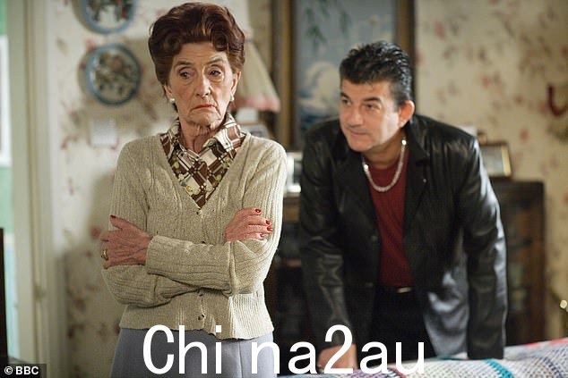 戏剧! Sonia 在 Dot 去年去世后继承了她的家,这激怒了她的孙女 Dotty,她坚信她会按照自己的意愿留下遗产