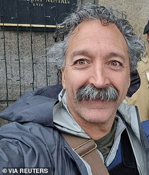 爱尔兰摄影师 Pierre Zakrewski 和制片人 Oleksandra Kurshynova 在袭击中丧生。他们正在与 Hall
