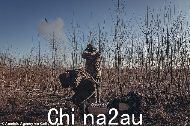 昨天在顿巴斯前线的迫击炮阵地看到乌克兰士兵