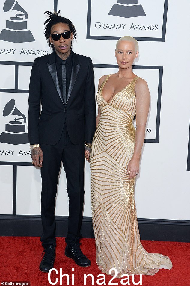 咕d 条件:尽管他们离婚了,但 Amber 和 Wiz Khalifa 仍然保持着良好的关系,不仅共同监护儿子塞巴斯蒂安,而且仍然是“现在最好的朋友”; 2014 年 1 月在洛杉矶看到的前夫妇