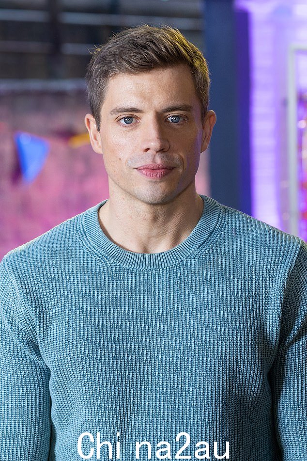 Beau in blue: Beau Ramsay (Jon-Paul Bell) 也首次登场