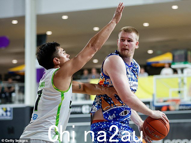 Froling 接受了颅骨骨折和脑出血的手术。据称他在卧龙岗被打了一拳,当时球队正在客场与伊拉瓦拉老鹰队比赛