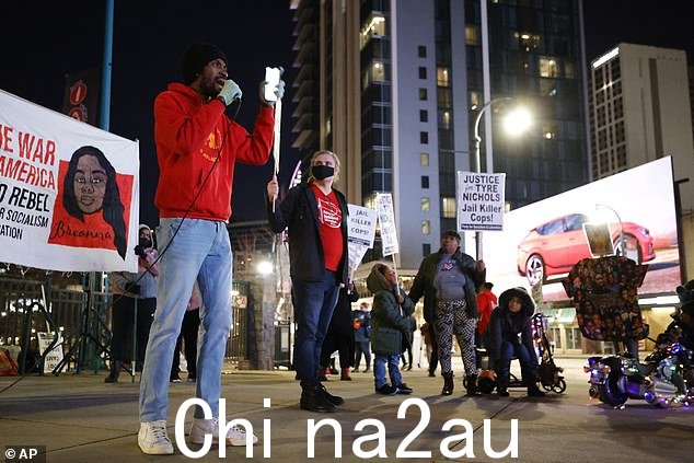 亚特兰大:vi 发布后人们聚集抗议deo 镜头展示了本月早些时候 29 岁的 Tire Nichols 和五名孟菲斯警察之间的遭遇