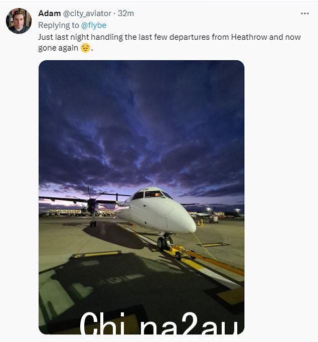 从贝尔法斯特起飞的三个早期 Flybe 航班,从伯明翰起飞的两个航班和从阿姆斯特丹起飞的两个航班都在凌晨 5 点在 Flybe 的在线航班状态实时跟踪器上显示为“准时”。但 CAA 敦促持票人改为查看其网站以获取最新信息