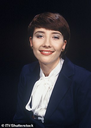 双胞胎:Dame Emma 的女儿看起来就像迷你版的我(1982 年电视喜剧系列中的 Emma 没什么好担心的)