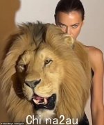伊琳娜·谢克 (Irina Shayk) 摆出狮子头造型，回顾她在巴黎的惊艳冒险经历