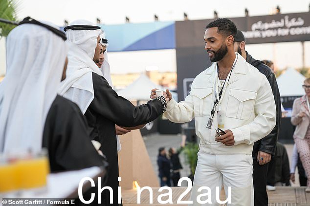 欢迎光临:Diriyah Street Circuit,就在沙特首都利雅得郊外,是一条完整的街道赛道,蜿蜒穿过联合国教科文组织世界遗产地的历史名城城墙