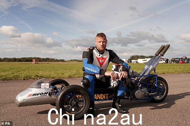 Productions insiders claim事故发生后,弗林托夫先生受到了“心理创伤”。他在拍摄之前的 Top Gear 系列时合影。坠机后受到创伤。他在拍摄之前的 Top Gear 系列时被拍到</p><p class=
