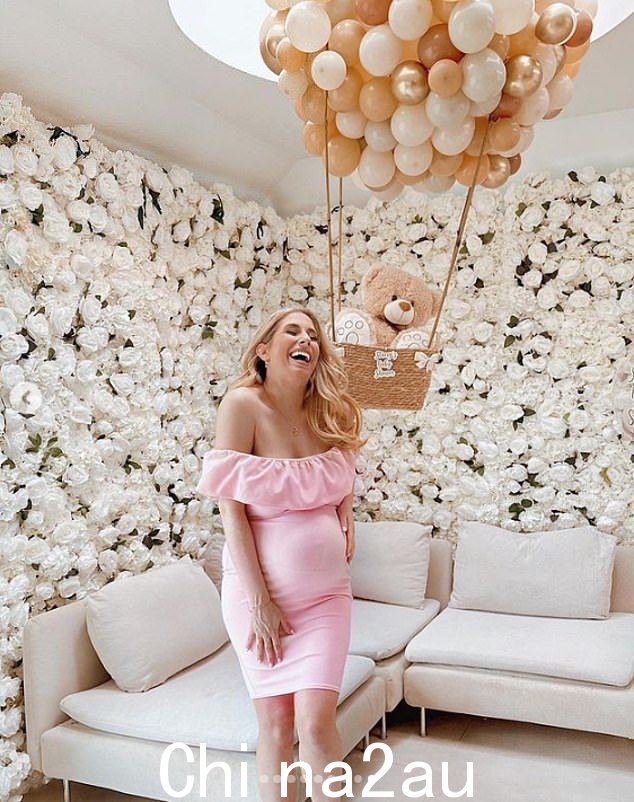 惊喜!Stacey Solomon 周末为她未出生的女儿举办了一场惊喜迎婴派对