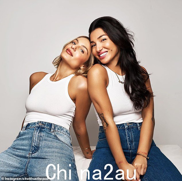 他们可能是在‘寻找爱情’,但 MAFS 的一些明星也从节目中赚了很多钱,包括播客 Ella Ding(右)和 Domenica Calarco(左)