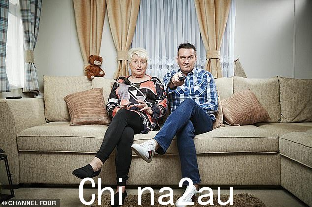 他们的联合 Instagram 帐户拥有超过 740,000 名粉丝,很明显,来自赫尔的 Jenny Newby 和 Lee Riley 已经俘获了全国各地 Gogglebox 粉丝的心
