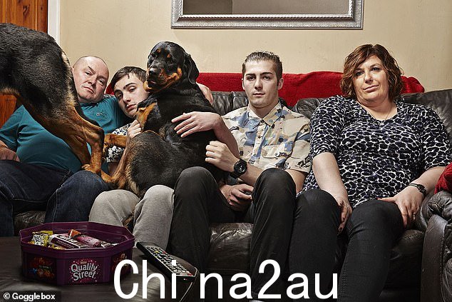 在曼彻斯特,老汤姆和他的妻子朱莉马龙,以及他们的儿子肖恩自 2014 年以来一直是节目的主角