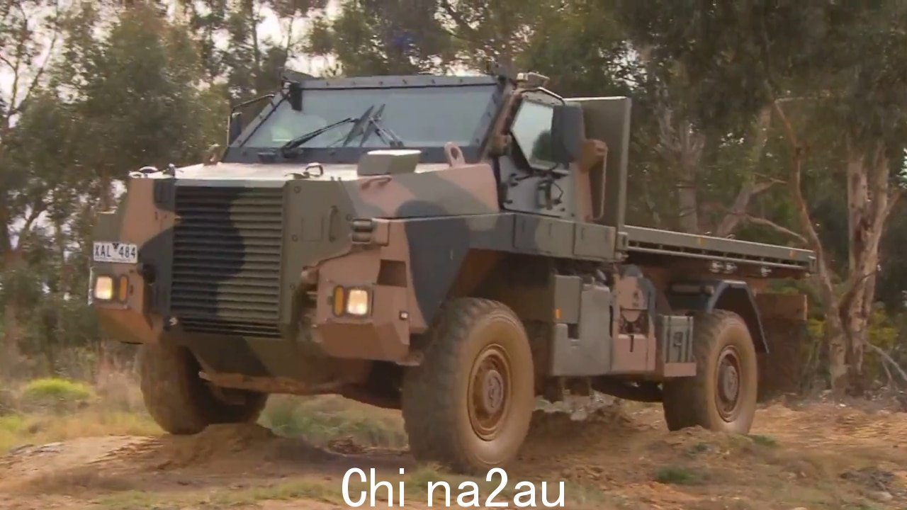 澳大利亚发送将 Bushmaster 车辆运往乌克兰