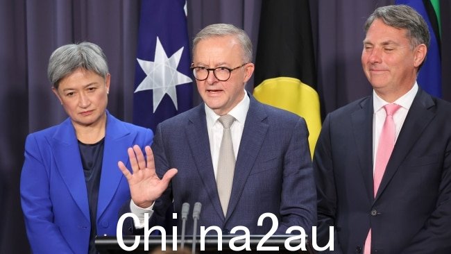 Richard Marles(右)和Penny Wong(左)会去旅行到欧洲与英国和法国的同行举行会谈。图片:Getty