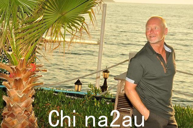 Mark Colwill(如图)的妻子和两个女儿在没有他的情况下悲痛欲绝,挣扎求存