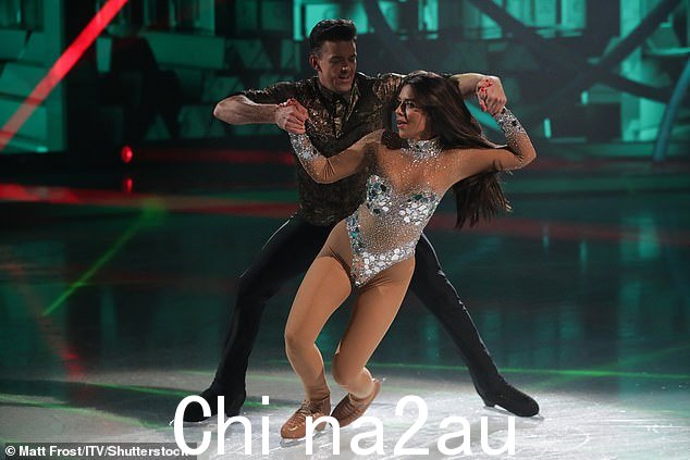 支持:在 Ekin-Su Cülcüloğlu 最近的不雅表现招致了 100 多起 Ofcom 投诉后,Dancing On Ice 的 Oti Mabuse 已经开始为 Ekin-Su Cülcüloğlu 辩护