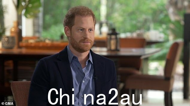 不高兴:在他的回忆录中,哈里说伯勒尔出版了一本关于戴安娜王妃的书,名为《皇家职责》,这让他“热血沸腾”