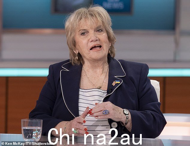 在今天关于早安英国的辩论中,商业顾问蒂娜奈特说:'我有很多员工经历过离婚甚至更糟。坐在家里闷闷不乐无济于事'