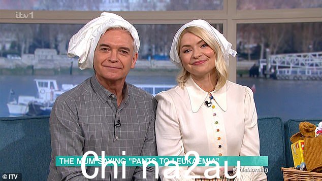 慈善机构:Holly Willoughby 和 Phillip Schofield 在星期五的今天早上支持她的朋友讨论她儿子的癌症斗争时头上戴着裤子