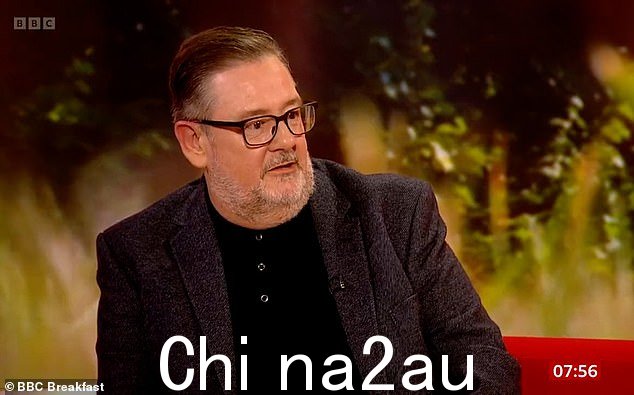Johnny Vegas 告诉 BBC 早餐:'每个人都有 ADHD 的因素。但这与您的过滤器有多强大有关。当你根本没有过滤器时,简单的事情就会变得很耗时'