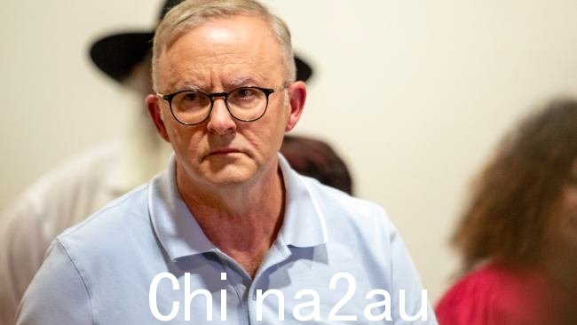 这个拥有 26,000 人口的小镇受到了全国的报道,迫使总理 Anthony Albanese 和领土政府。图片:Liam Mendes