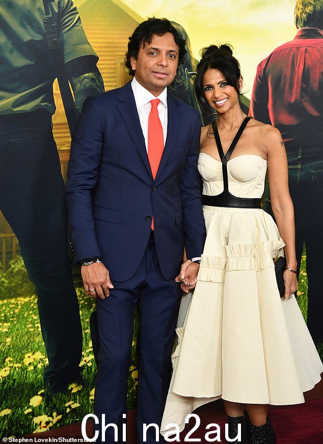 导演:52 岁的编剧兼导演 M. Night Shyamalan 和他的妻子 Bhavna Vaswani 一起参加了首映式