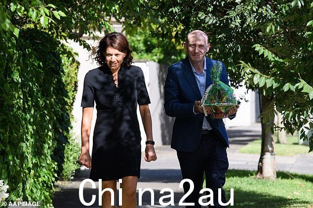 顶级诽谤大律师 Sue Crysanthou(图为参加 2022 年 Lachlan Murdoch 的圣诞酒会)被认为是 Team Bell