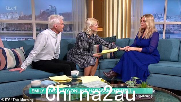 悲痛欲绝:主持人霍莉·威洛比 (Holly Willoughby) 安慰这位女演员,她讨论了针对女性的在线性骚扰的惊人增长
