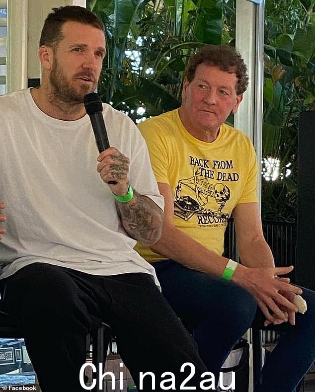 Ricky Nixon(右)和前 AFL 伟大的 Dane Swan(左)经常一起做演讲